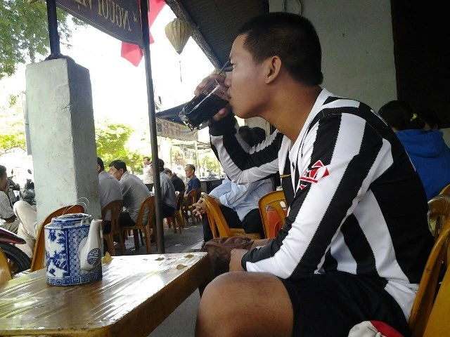 Chùm ảnh: Quán cà phê vợt cuối cùng ở Biên Hòa ảnh 8