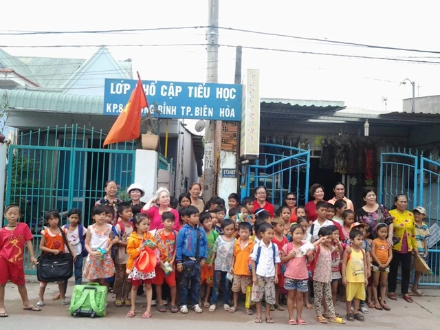 'Lớp phổ cập tiểu học' giữa lòng thành phố Biên Hòa ảnh 2 'Lớp phổ cập tiểu học' giữa lòng thành phố Biên Hòa ảnh 2