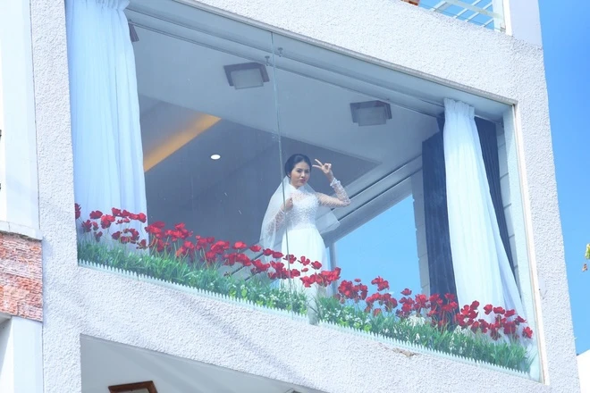 Vân Trang xinh đẹp bên chú rể Việt kiều trong lễ ăn hỏi ảnh 5