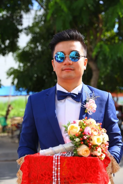 Vân Trang xinh đẹp bên chú rể Việt kiều trong lễ ăn hỏi ảnh 7