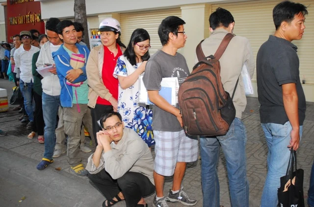 Hình ảnh cảm động của người Sài Gòn đợi tiêm vaccine cho con ảnh 10