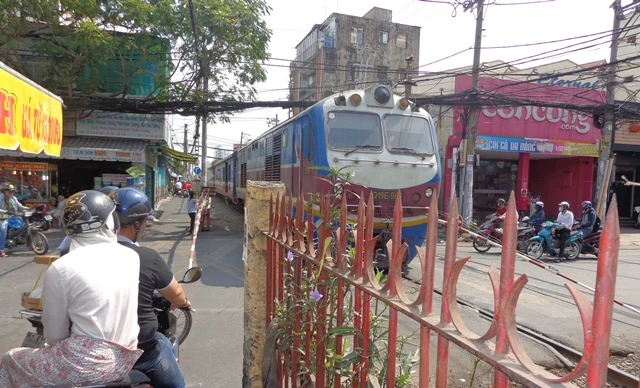 Mở tuyến tàu lửa Sài Gòn - Biên Hòa giá 10.000 đồng/hành khách ảnh 1 Mở tuyến tàu lửa Sài Gòn - Biên Hòa giá 10.000 đồng/hành khách ảnh 1