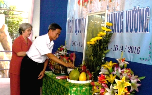 Công dân huyện đảo Trường Sa dâng hương tưởng nhớ vua Hùng ảnh 1