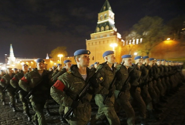 Chùm ảnh diễn tập mừng Ngày Chiến thắng của quân đội Nga ảnh 7