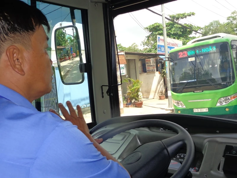 Xe buýt chuẩn đã về 18 thôn vườn trầu ảnh 2 Xe buýt chuẩn đã về 18 thôn vườn trầu ảnh 2