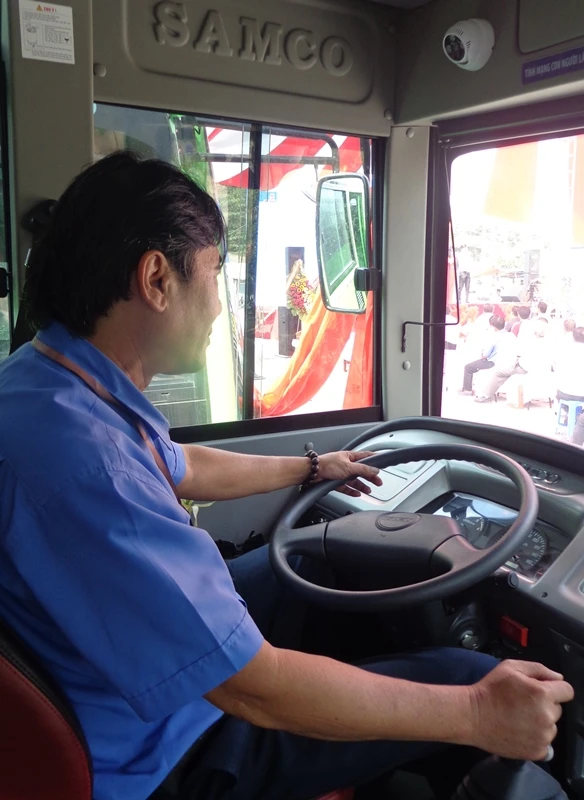 Xe buýt chuẩn đã về 18 thôn vườn trầu ảnh 6 Xe buýt chuẩn đã về 18 thôn vườn trầu ảnh 6