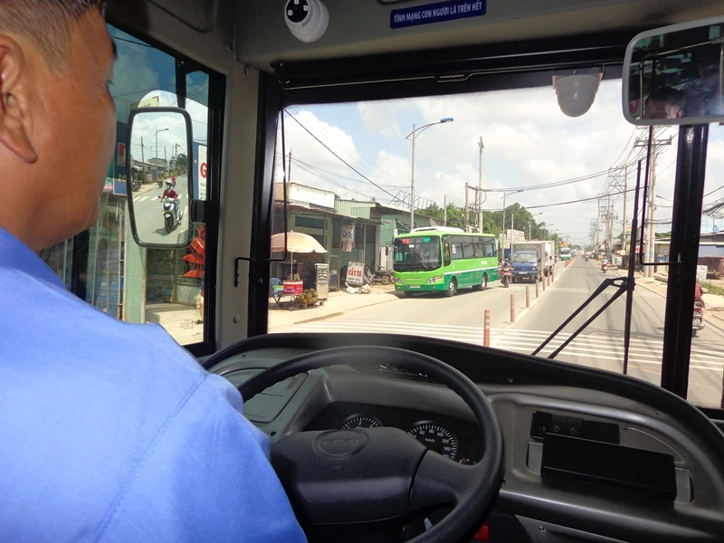 Xe buýt chuẩn đã về 18 thôn vườn trầu ảnh 8 Xe buýt chuẩn đã về 18 thôn vườn trầu ảnh 8