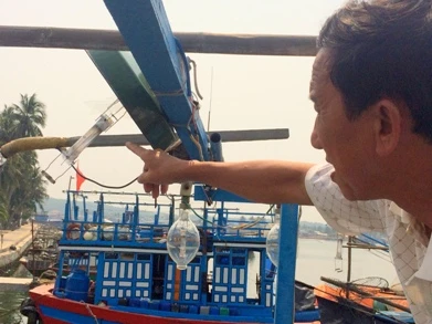 1 tàu cá Quảng Ngãi bị 4 tàu Trung Quốc truy đuổi và đâm chìm ảnh 1