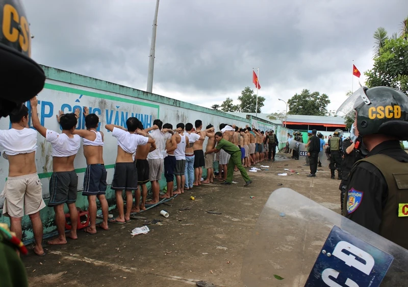 Bắt khẩn cấp 20 đối tượng phá cơ sở cai nghiện Đồng Nai ảnh 1