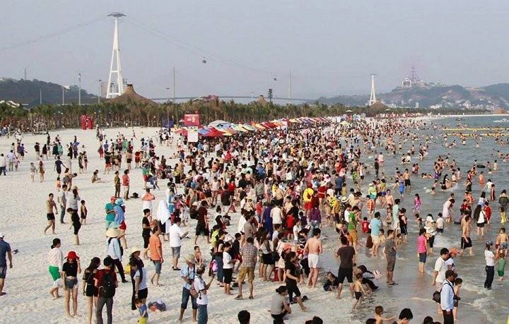 Những hình ảnh nghỉ lễ sẽ khiến nhiều người choáng váng ảnh 3