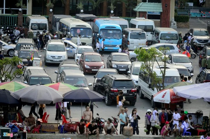 Những hình ảnh nghỉ lễ sẽ khiến nhiều người choáng váng ảnh 6