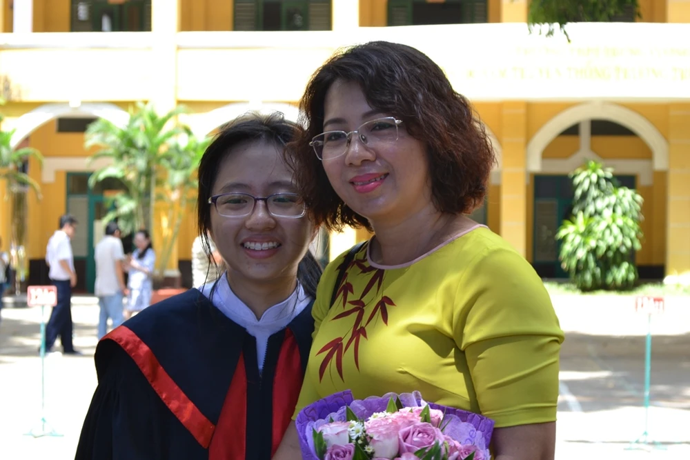 Nữ sinh Trưng Vương rạng ngời trong lễ tri ân ảnh 5