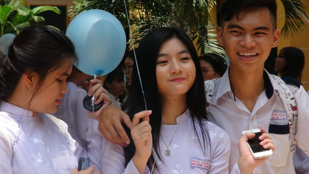 Nữ sinh Trưng Vương rạng ngời trong lễ tri ân ảnh 7