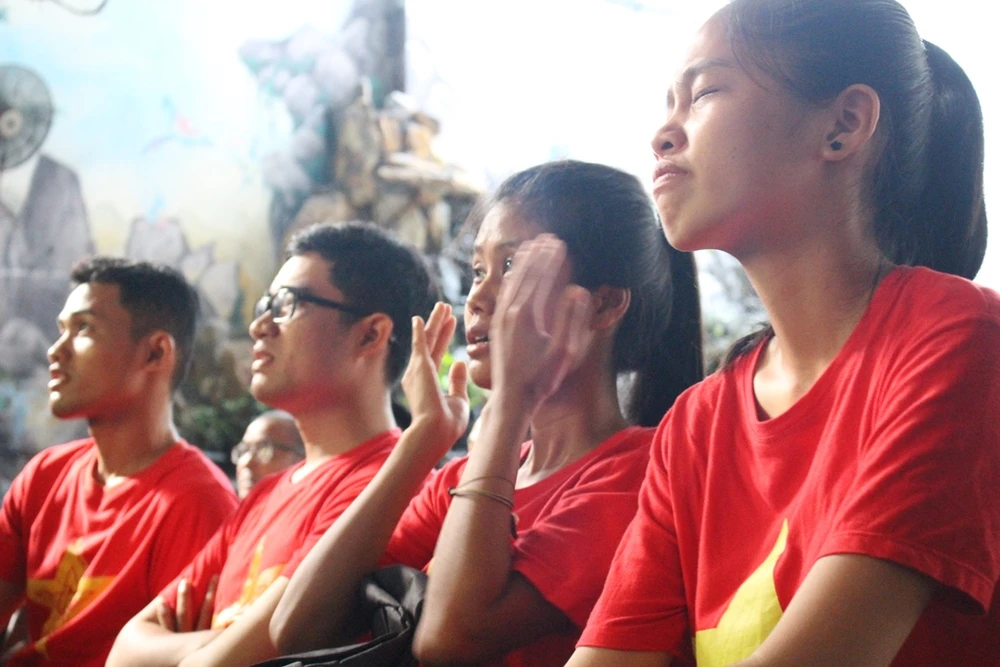 Cổ động viên bật khóc trước trận thua của U20 Việt Nam ảnh 3