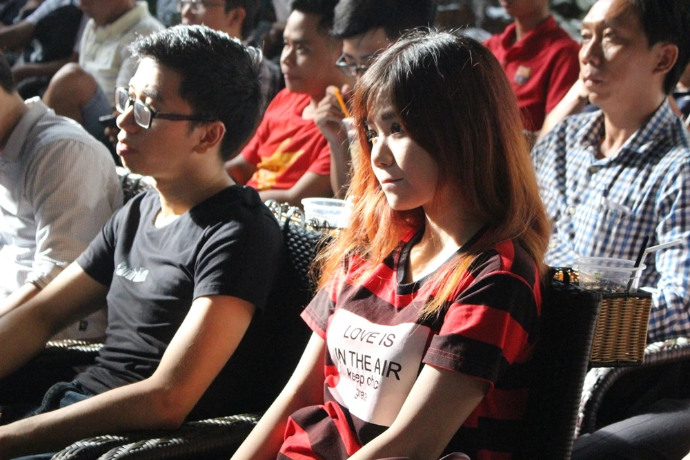 Cổ động viên bật khóc trước trận thua của U20 Việt Nam ảnh 8