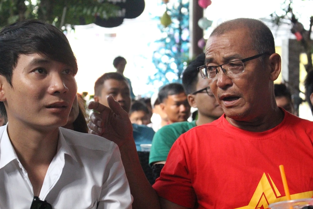 Cổ động viên bật khóc trước trận thua của U20 Việt Nam ảnh 10