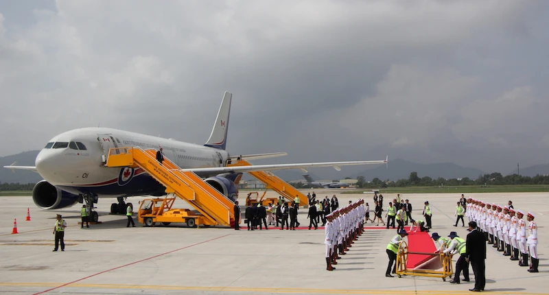 Thủ tướng Canada và Singapore đã tới Đà Nẵng ảnh 4