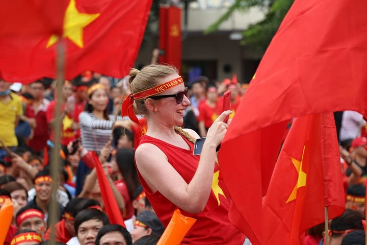 Cổ động viên cả nước hướng về U-23 Việt Nam ảnh 2