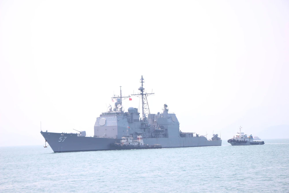Uy lực 2 chiến hạm hộ tống tàu sân bay Mỹ đến Đà Nẵng ảnh 7