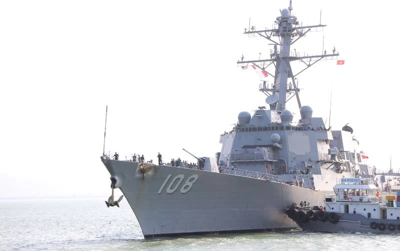 Uy lực 2 chiến hạm hộ tống tàu sân bay Mỹ đến Đà Nẵng ảnh 5