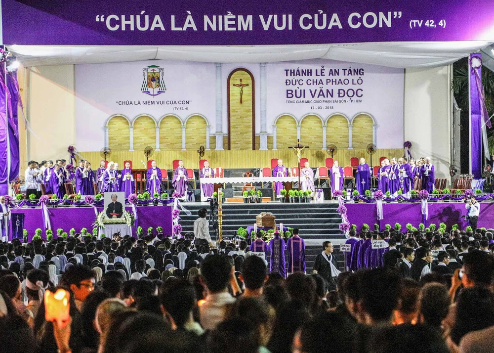 Trực tiếp lễ rước Đức Tổng Giám mục Phaolô Bùi Văn Đọc ảnh 15