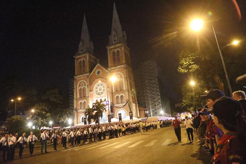 Trực tiếp lễ rước Đức Tổng Giám mục Phaolô Bùi Văn Đọc ảnh 23