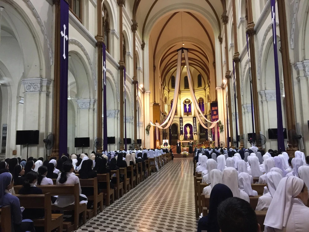 Trực tiếp lễ rước Đức Tổng Giám mục Phaolô Bùi Văn Đọc ảnh 18