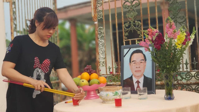 Dân lập bàn thờ đón linh cữu bác Sáu Khải về quê ảnh 8 Dân lập bàn thờ đón linh cữu bác Sáu Khải về quê ảnh 8