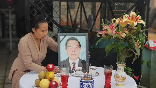 Dân lập bàn thờ đón linh cữu bác Sáu Khải về quê ảnh 9 Dân lập bàn thờ đón linh cữu bác Sáu Khải về quê ảnh 9