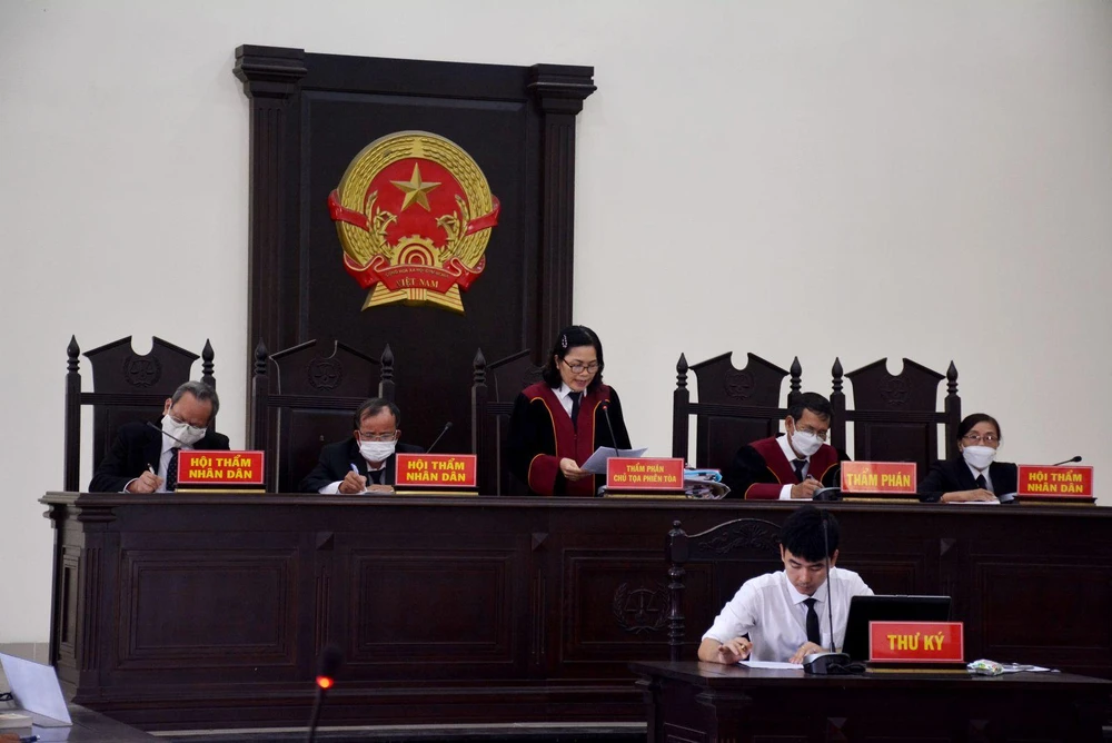 TAND tỉnh Long An tuyên sáu bị cáo phạm tội lưu hành tiền giả