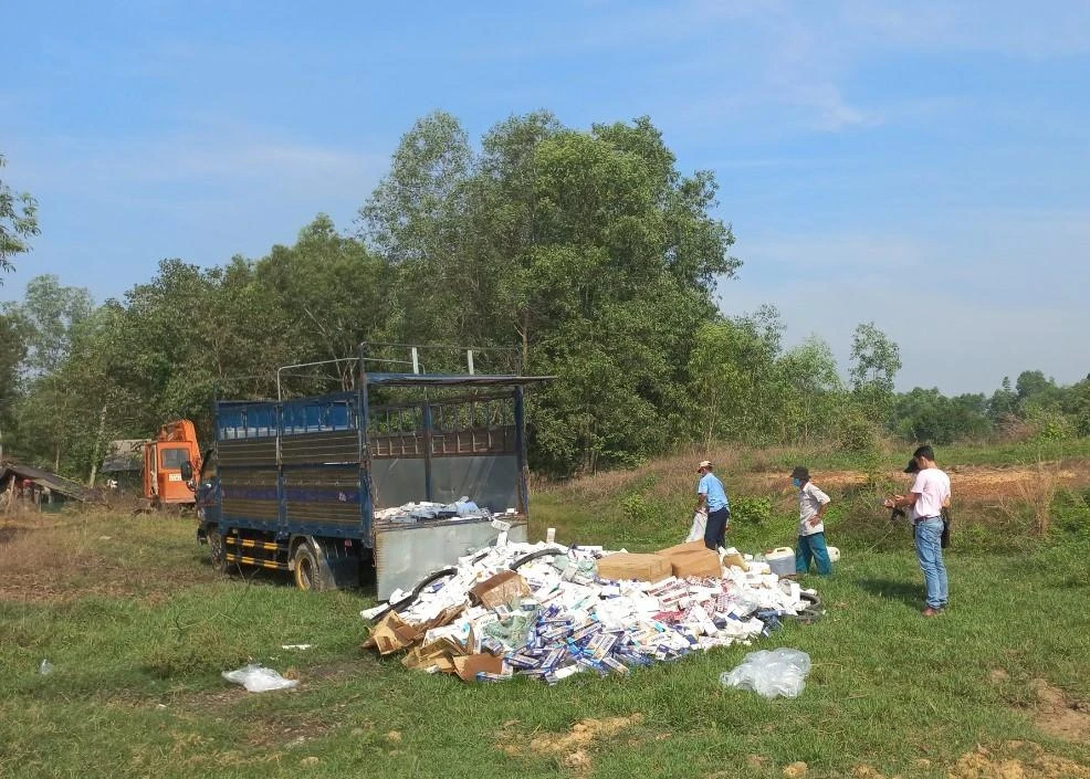 Hơn 60.000 gói thuốc lá nhập lậu bị phát hiện khi qua địa phận tỉnh Long An