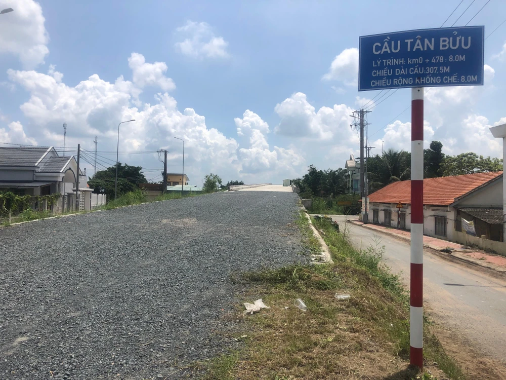 Công trình cầu Tân Bửu được đầu tư xây dựng với tổng kinh phí trên 230 tỉ đồng