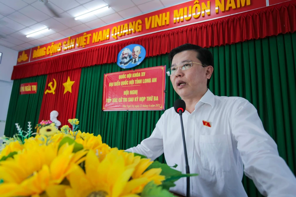 Đại biểu Nguyễn Thanh Hải, Phó bí thư Thường trực tỉnh ủy ghi nhận những ý kiến của cử tri Đại biểu Nguyễn Thanh Hải, Phó bí thư Thường trực tỉnh ủy ghi nhận những ý kiến của cử tri