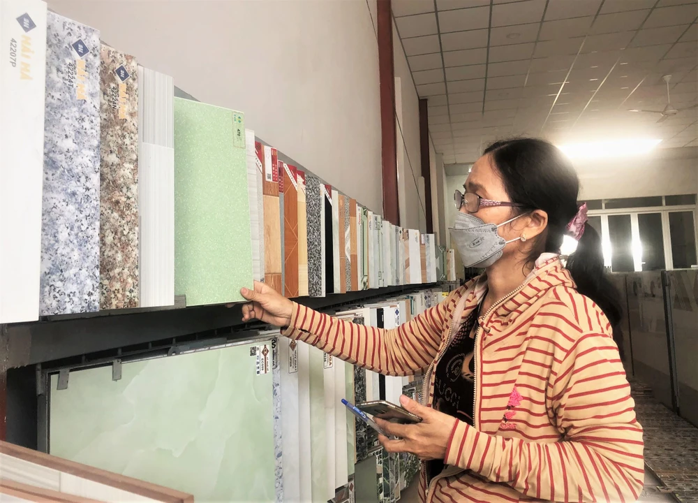 Các cửa hàng VLXD trên địa bàn huyện Thủ Thừa, Long An rất ít khách đến đặt hàng Các cửa hàng VLXD trên địa bàn huyện Thủ Thừa, Long An rất ít khách đến đặt hàng