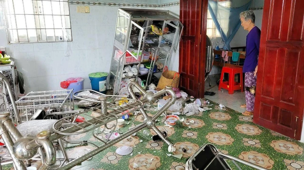 Hiện trường đồ đạc, tài sản của gia đình cụ bà 78 tuổi đã bị đập phá