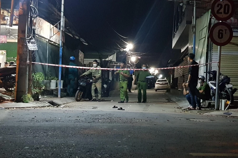 Lực lượng chức năng nhanh chóng có mặt phong tỏa hiện trường phục vụ công tác điều tra