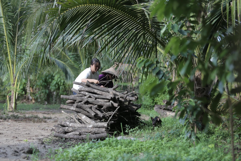 Em O. được giải cứu về nhà với gia đình vào ngày 1-7. Ảnh: HD Em O. được giải cứu về nhà với gia đình vào ngày 1-7. Ảnh: HD