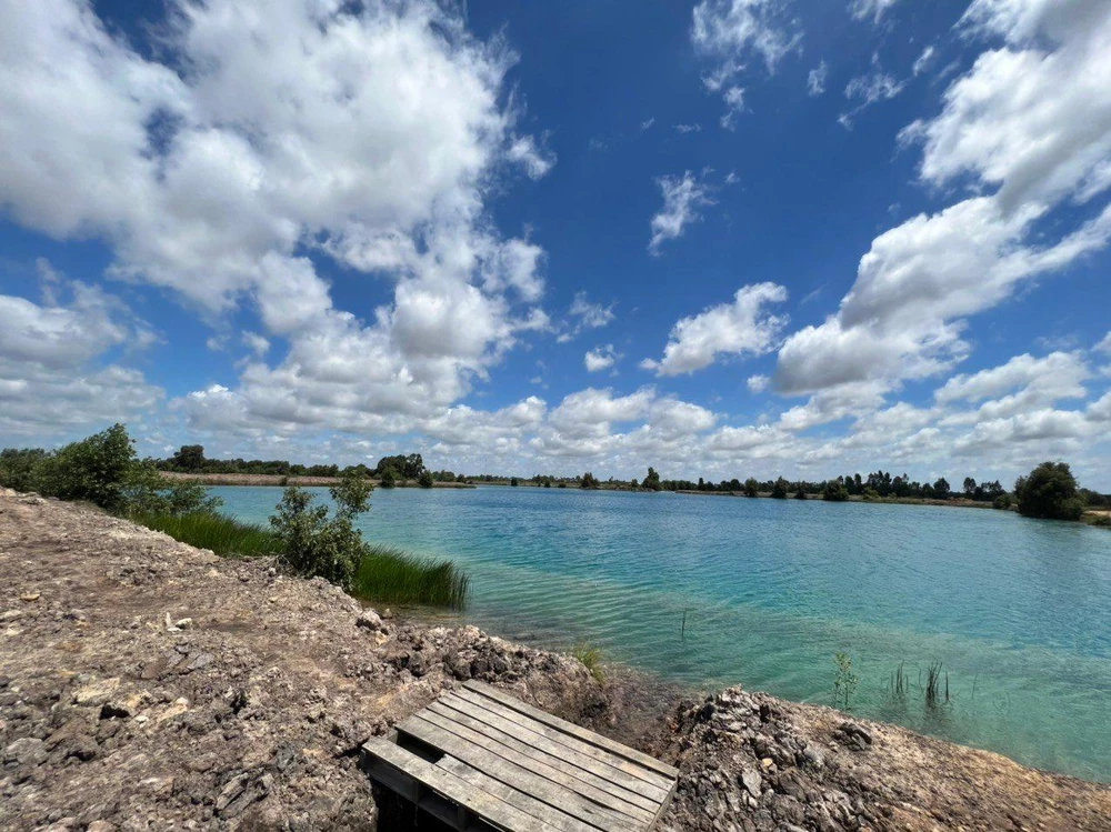 Tỉnh Long An triển khai đóng tất cả cửa mỏ các hầm đất khai thác xong trên địa bàn. Ảnh: HD