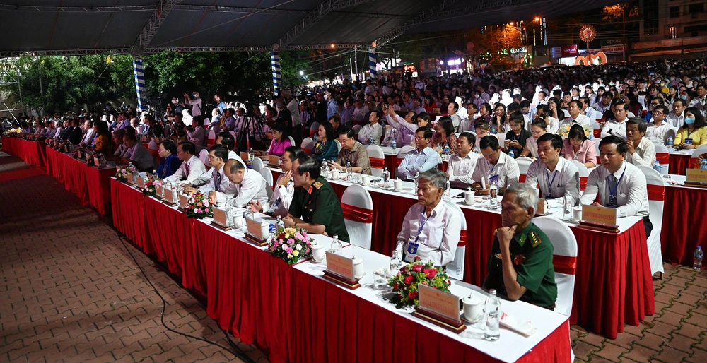 Các đại biểu tham dự lễ khai mạc "Tuần Văn hóa - du lịch". Ảnh: HD