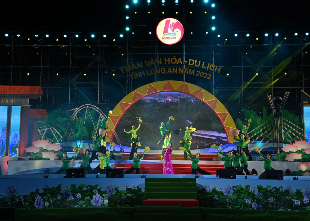 Các chương trình trong Tuần lễ Văn hóa - Du lịch diễn ra hấp dẫn, thú vị thu hút hàng ngàn lượt khách tham quan. Ảnh: HD