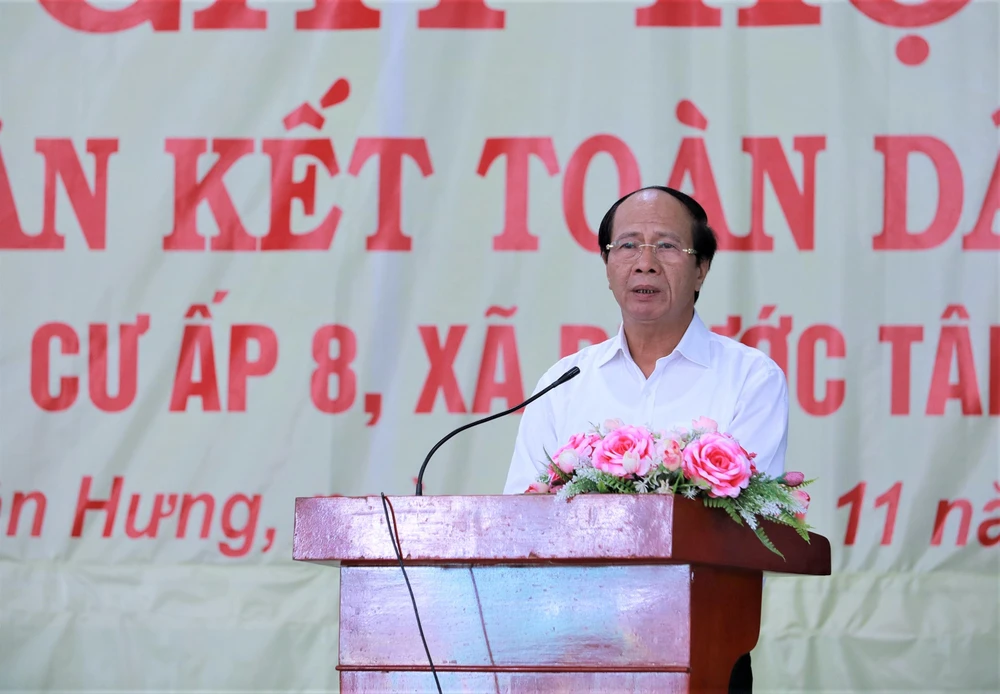 Phó Thủ tướng Lê Văn Thành phát biểu tại ngày hội đại đoàn kết ấp 8. Ảnh: HUỲNH DU