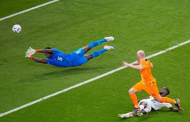 Klaassen nâng tỷ số 2-0 cho Hà Lan. Ảnh: AP Klaassen nâng tỷ số 2-0 cho Hà Lan. Ảnh: AP