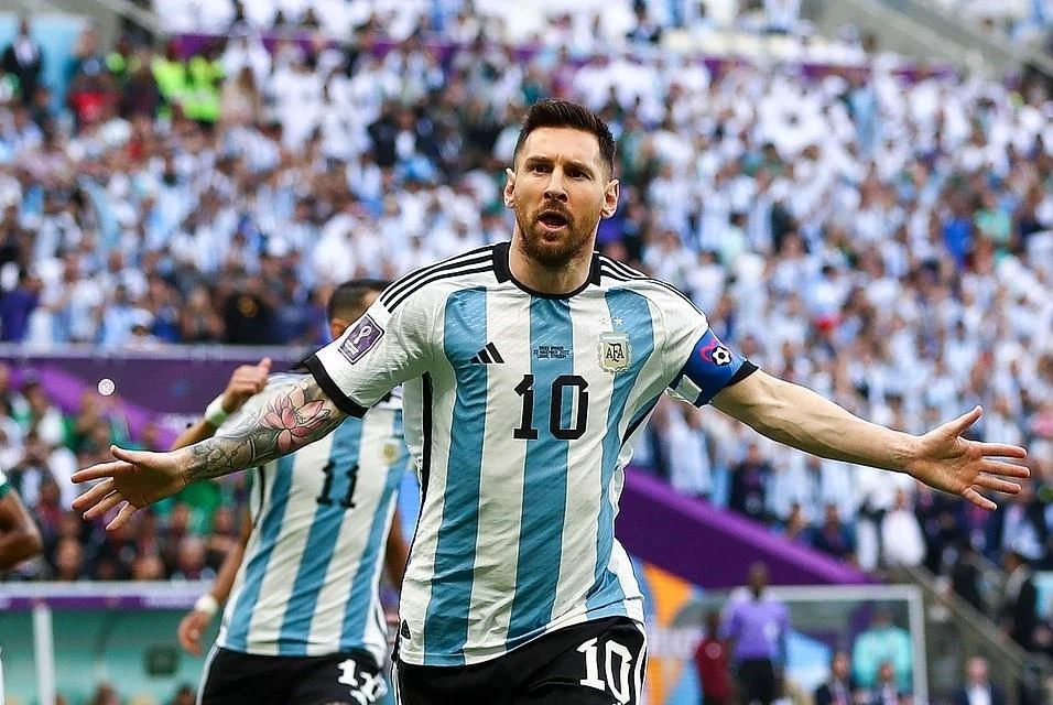 Messi mở tỷ số 1-0 cho Argentina trên chấm 11 mét. Ảnh: Kieran