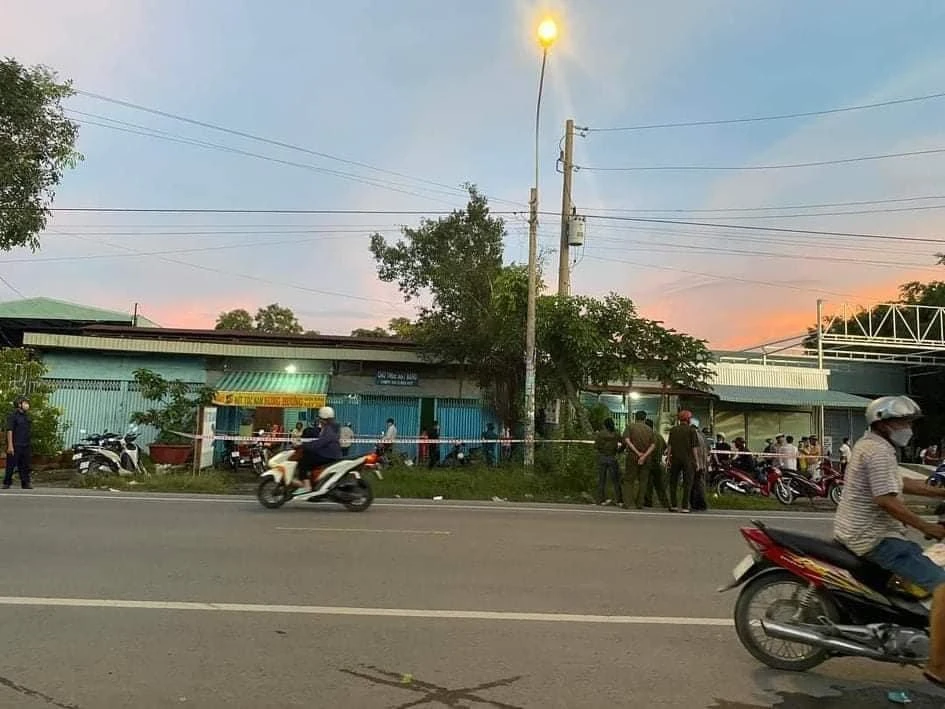 Cơ quan chức năng đang phong tỏa hiện trường. Ảnh: CTV