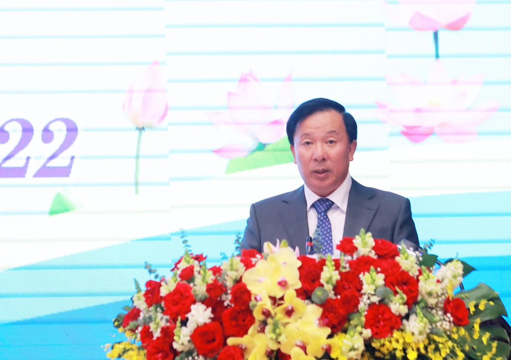 Ông Nguyễn Văn Út – Chủ tịch UBND tỉnh phát biểu tại lễ tri ân. Ảnh: HUỲNH DU