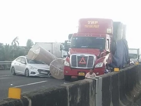 Hiện trường vụ tai nạn. Ảnh: HUỲNH DU Hiện trường vụ tai nạn. Ảnh: HUỲNH DU