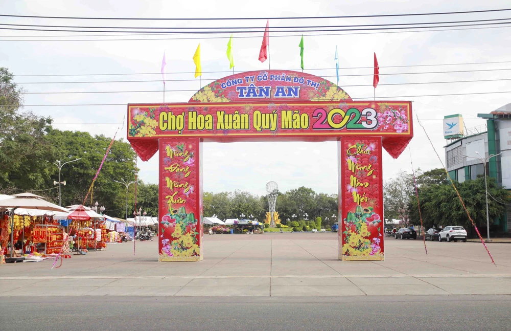 Chợ Hoa xuân Quý Mão đã sẳn sàng phục vụ người dân. Ảnh: HUỲNH DU