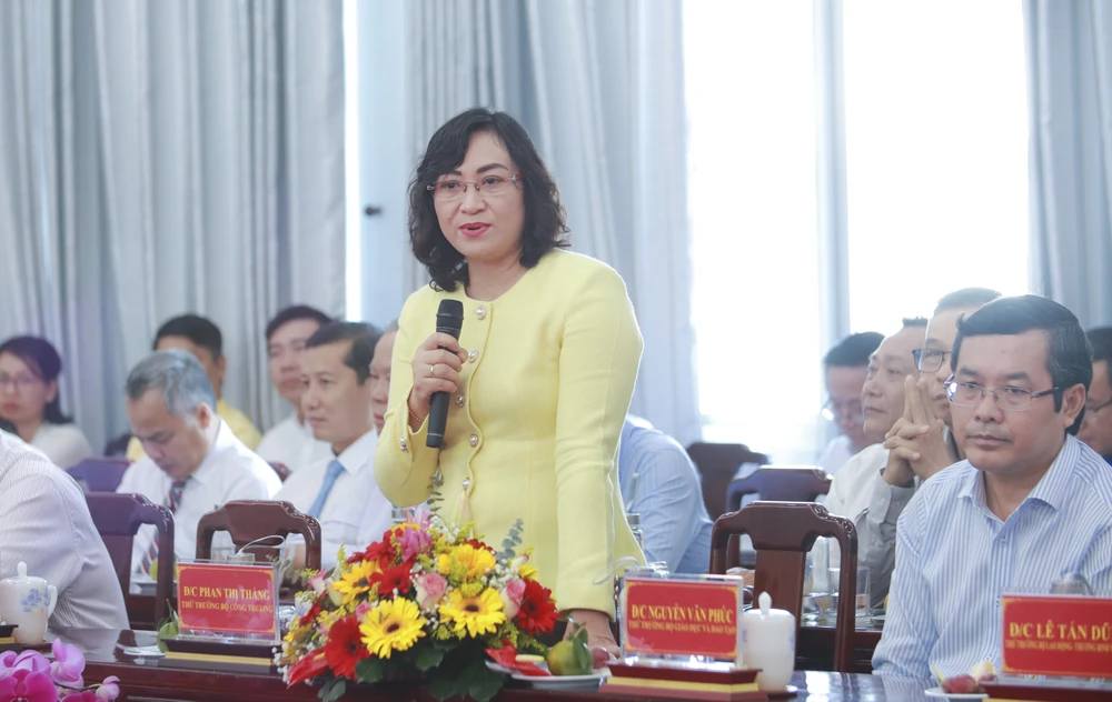 Bà Phan Thị Thắng, Thứ trưởng Bộ Công Thương, nguyên Phó chủ tịch UBND TP.HCM, là người con quê hương Long An, đã có những chia sẻ chúc mừng Long An trong năm mới 2023. Ảnh: HUỲNH DU