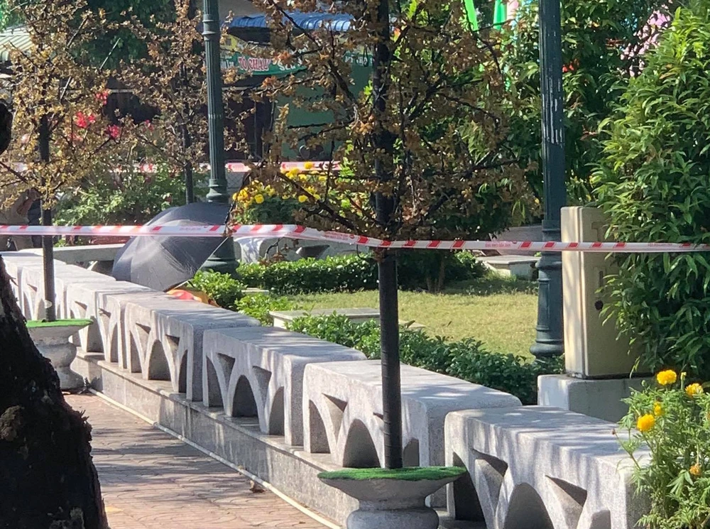 Hiện trường vụ án tại công viên ở Thị trấn Tầm Vu. Ảnh: CTV Hiện trường vụ án tại công viên ở Thị trấn Tầm Vu. Ảnh: CTV