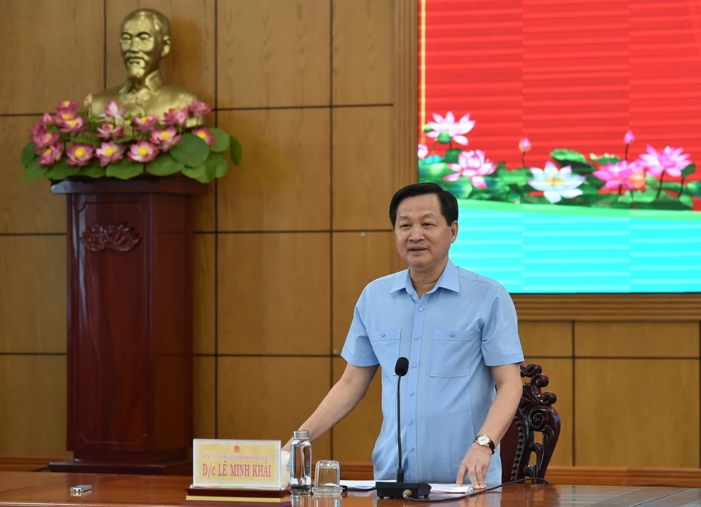 Phó Thủ tướng Lê Minh Khái chỉ đạo xử lý Dự án Nhà máy bột giấy Phương Nam. Ảnh: CTV